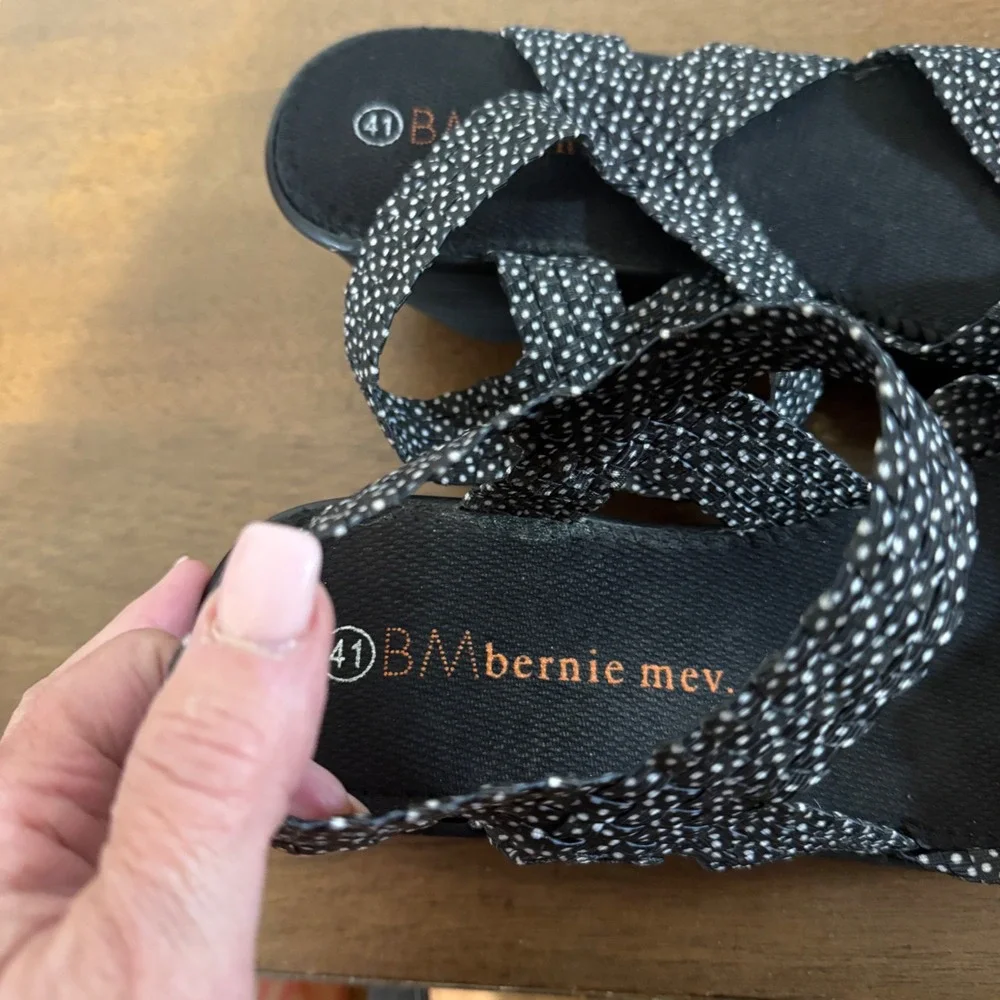 Bernie Mev Wedge Sandals Polka Dot Size‎ 41 Black White Good Woven Slingback